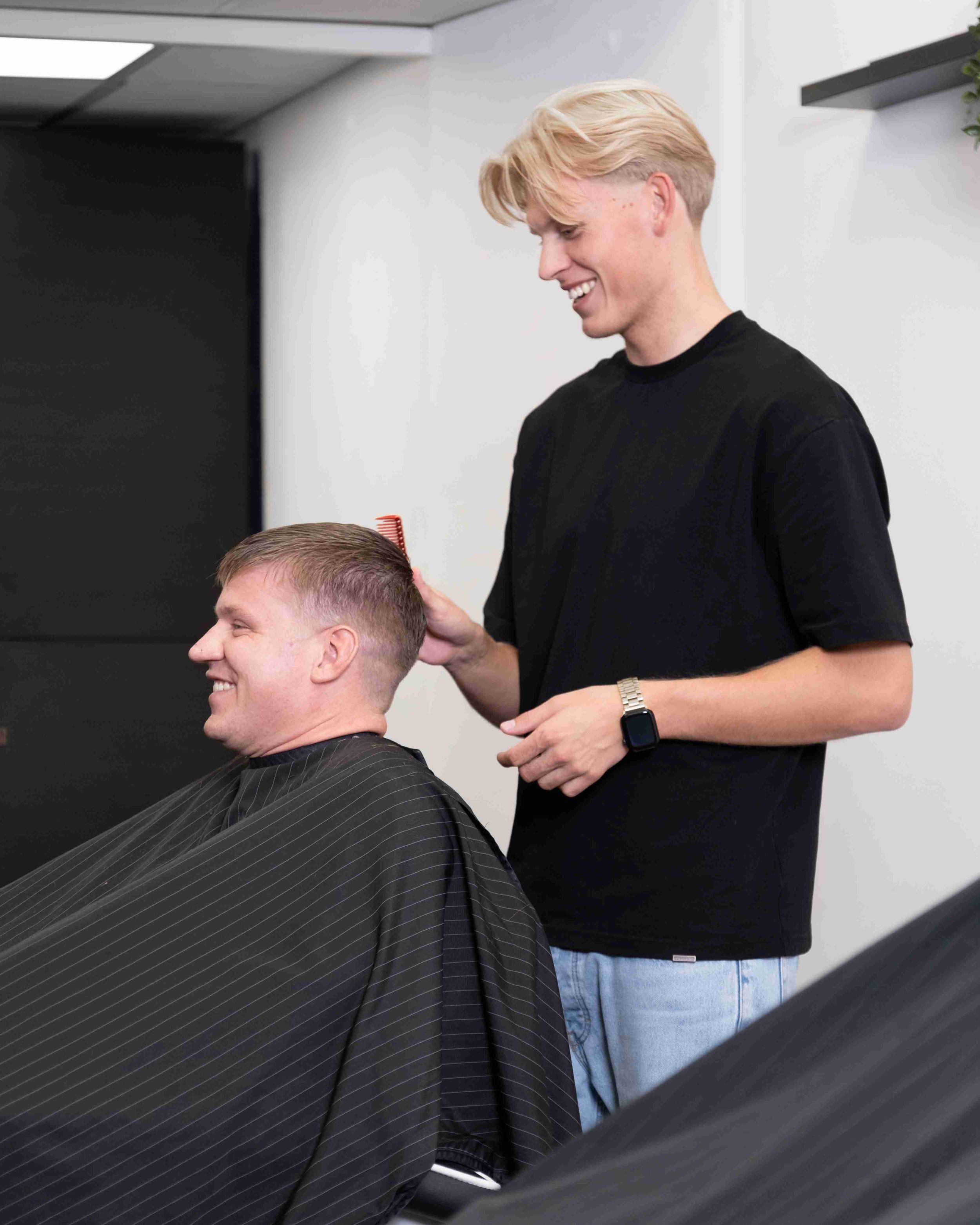 Stan, herenkapper bij Welling's Cuts & Shaves